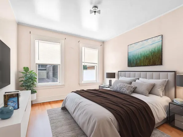 23-13 Ditmars Boulevard image 5 of 18