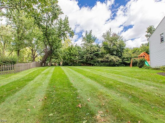 3rd image of 209 James Cir
