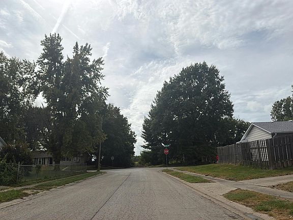 5th image of 1825 King Arthur Dr