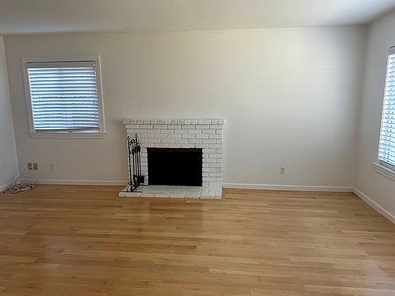 3rd image of 4945 Kingston Way