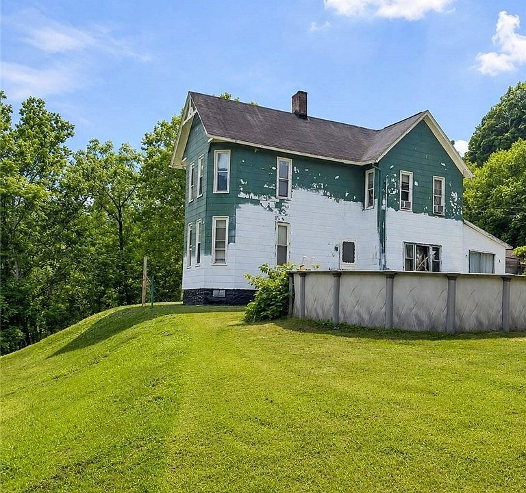 1st image of 2465 Greens Run Rd