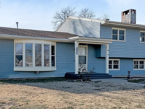 805 Willis Ave, Salina, KS 67401