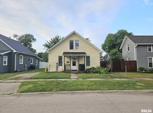 1812 Schiller St, Muscatine, IA 52761