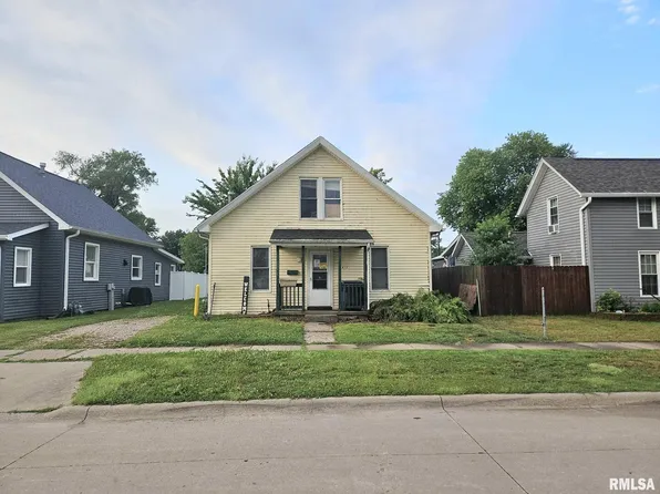 1812 Schiller St, Muscatine, IA 52761