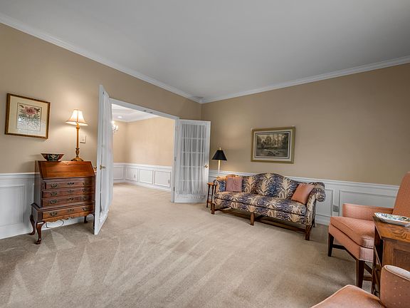 2nd image of 1100 Seville Ct