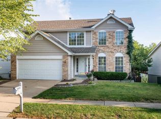 16543 Hunters Crossing Dr, Grover, MO 63040