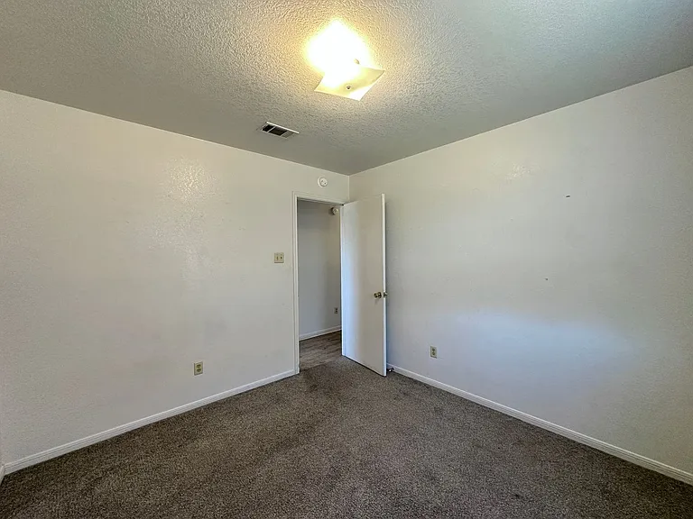 408 Alpine St — Photo 15