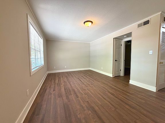 4th image of 220 Whitehall Rd #3