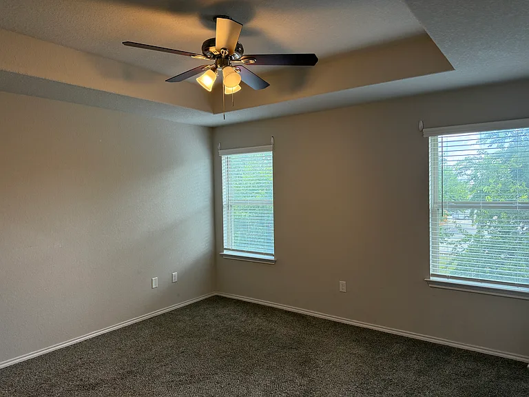 1139 Renee Way — Photo 7