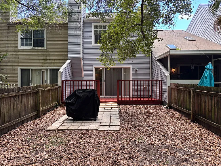 8531 Sturbridge Cir E — Photo 24