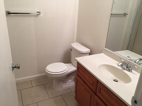 5th image of 924 S Garfield St APT 10