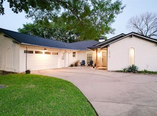 3010 Broadmoor Dr, Sugar Land, TX 77478