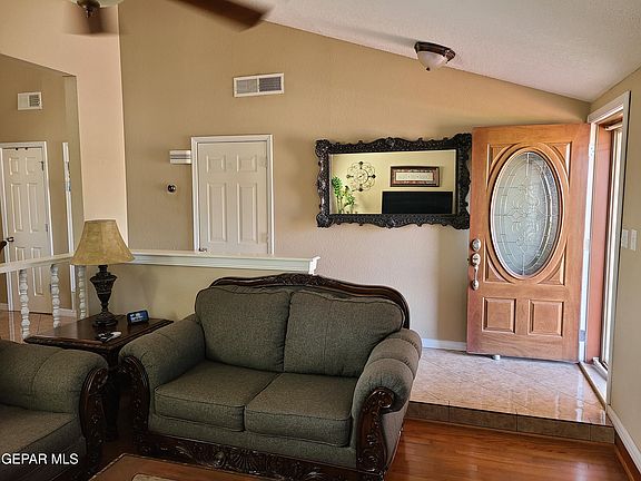 4th image of 806 Mont Blanc Dr
