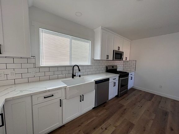 3rd image of 601 W Kaweah Ave #605-B
