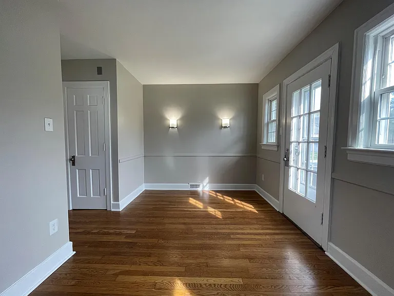 140 Cochran Rd #2 — Photo 8