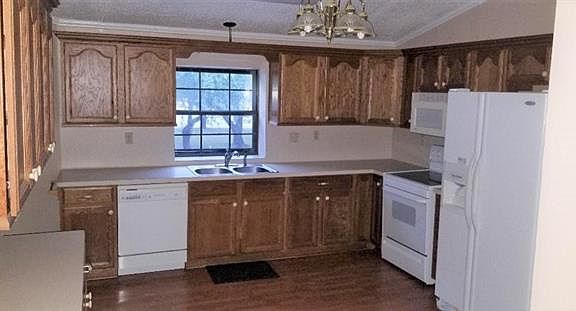 4th image of 1501 Buchanan Dr
