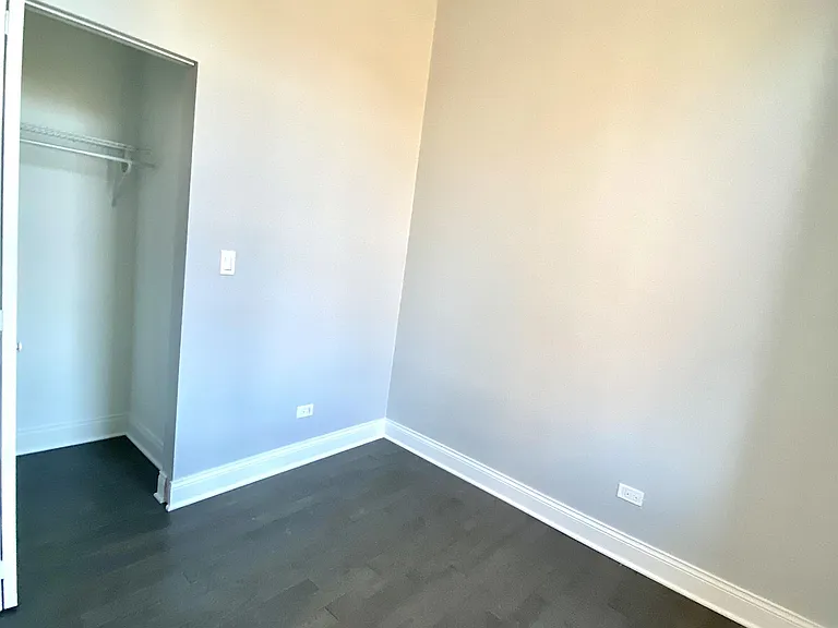 2027 N Sheffield Ave — Photo 10