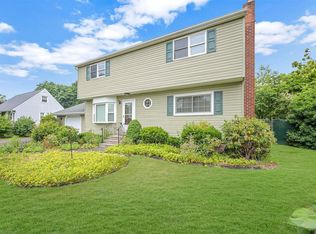 1 Laurie Blvd, Centereach, NY 11720