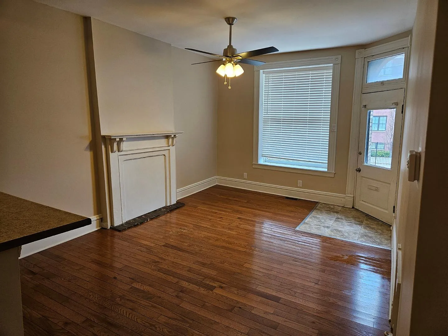 1 bed, 700 sqft, $1,095 — Photo 3