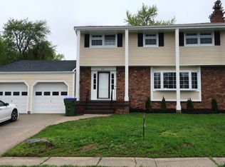 140 Grandview Ave, Edison, NJ 08837