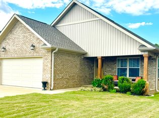 111 Lyn Ln, Tuscumbia, AL 35674