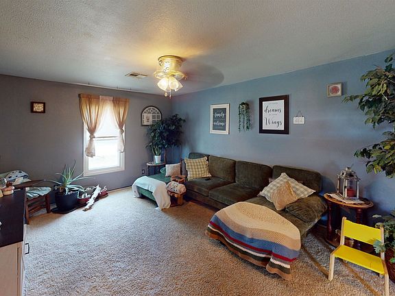 2nd image of 221 S Krouth St