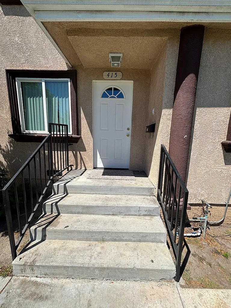 4 bed, 1366 sqft, $3,700 — Photo 2