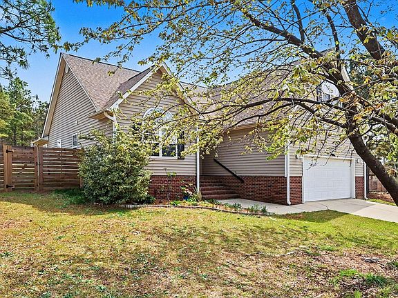 3rd image of 705 Colonial Hills Dr