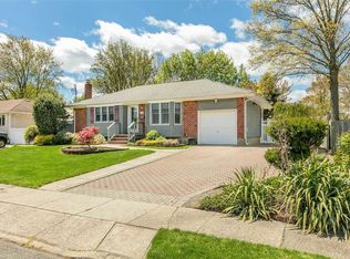 56 Bergen Dr, Deer Park, NY 11729