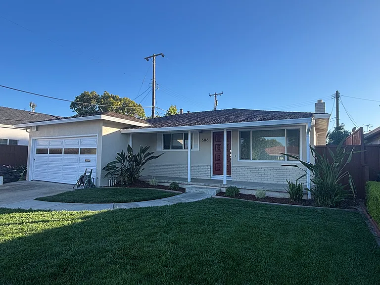 686 Kiely Blvd — Photo 1