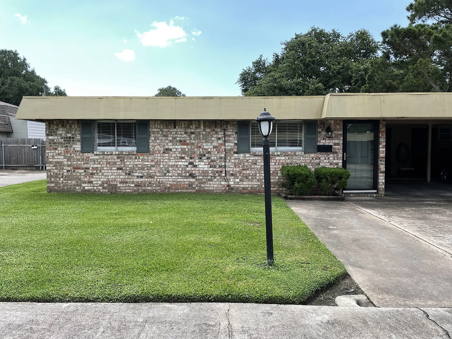 5500 Whitaker St — Photo 4