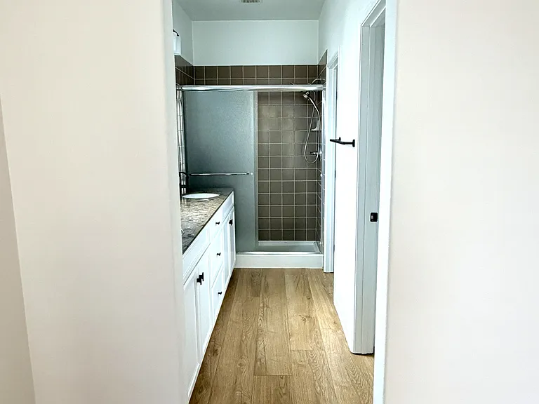3rd Floor - North Bathroom