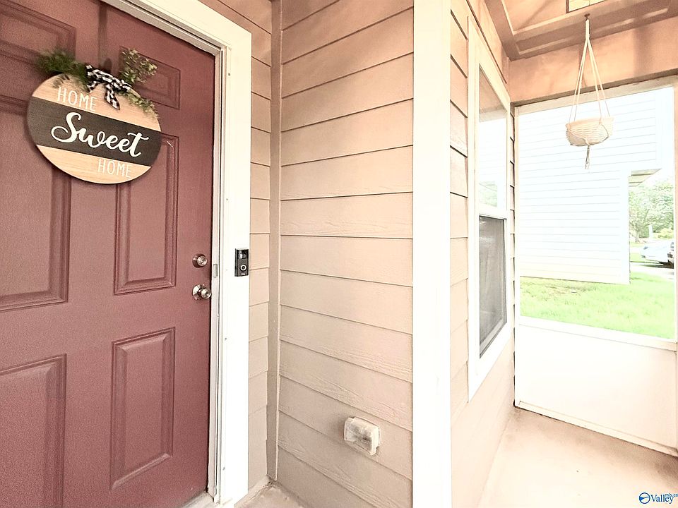 1st image of 3070 Castlecreek Dr