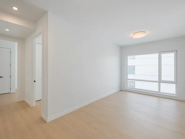 333 Linden Boulevard image 1 of 11