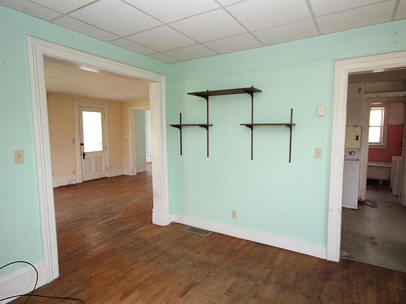5th image of 304 E Prairie St