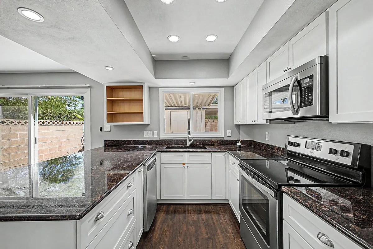 8513 E Montebello Ave — Photo 4