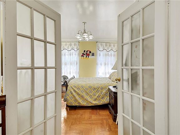 4th image of 2243 Chatterton Ave