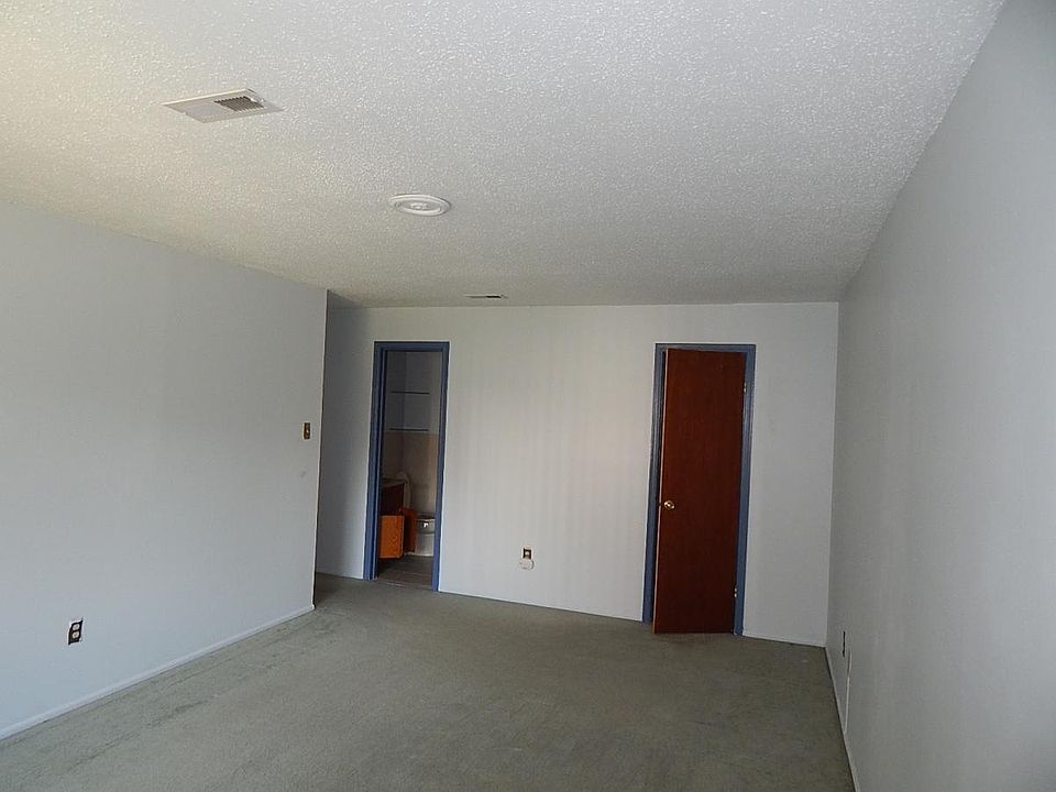 Bed room 1