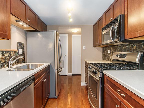 4th image of 502 Redondo Dr APT 212