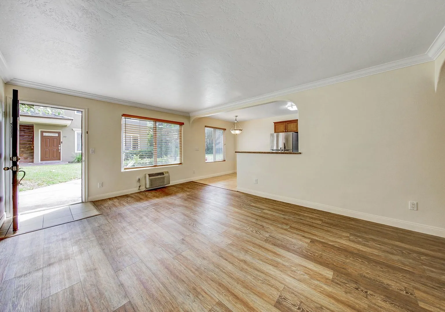 Ground-floor condo in a gated El Cajon community! — Photo 4