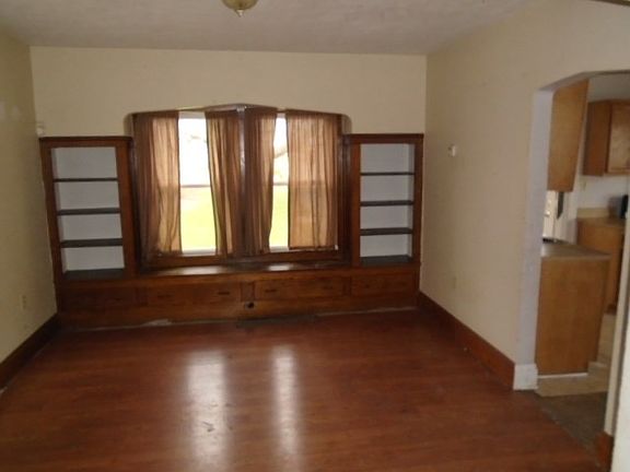 3rd image of 4434 W 48th St