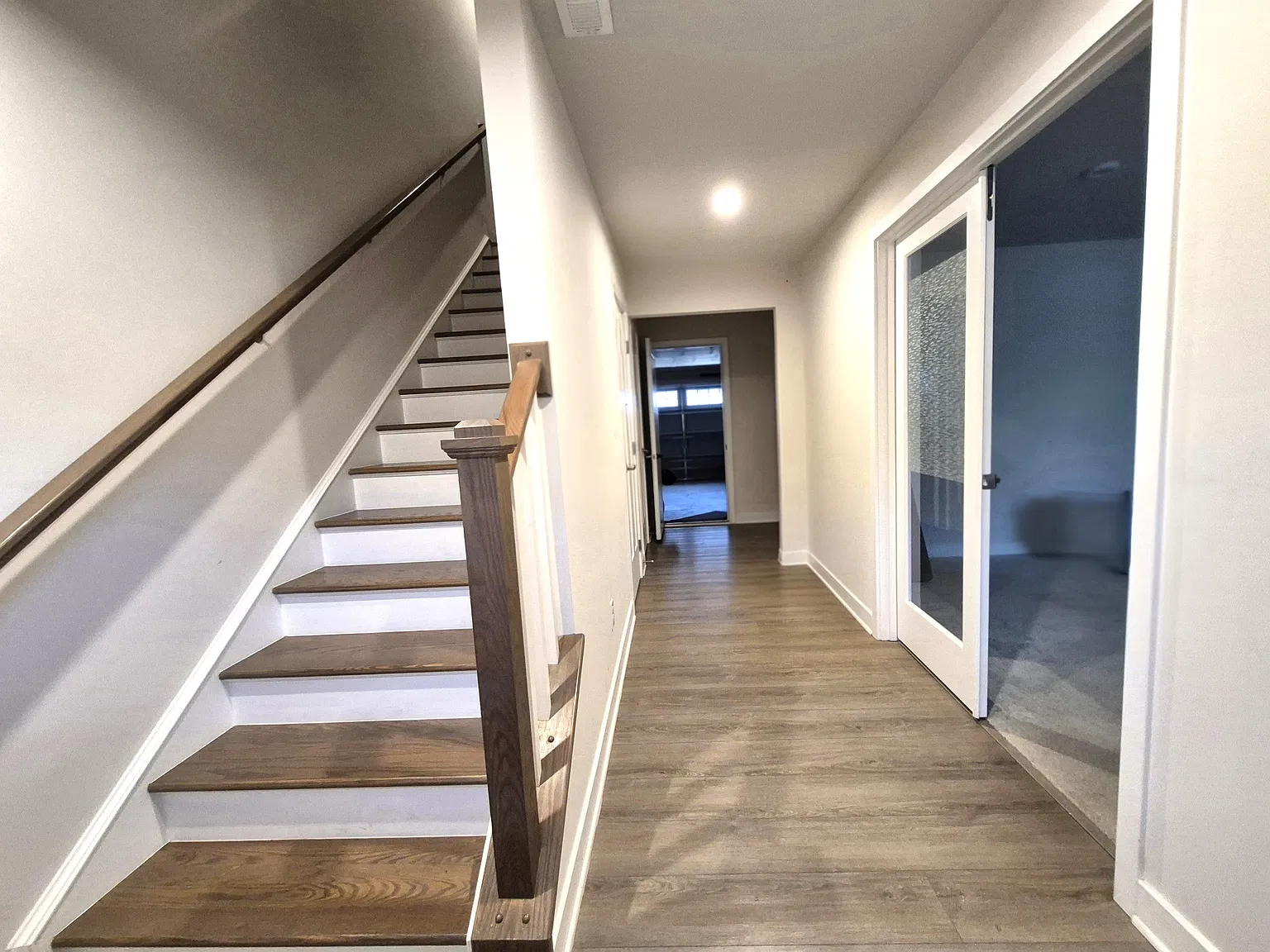 4 bed, 3.5 bath, 2202 sqft, $2,430 — Photo 3