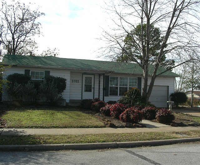 1st image of 2322 Dennis St