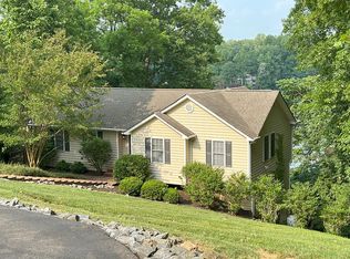 918 Long Island Dr, Moneta, VA 24121