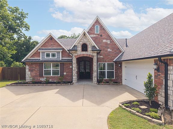 2nd image of 7112 Stonebrook Dr