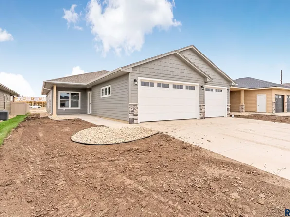 2404 E Tinley St, Brandon, SD 57005