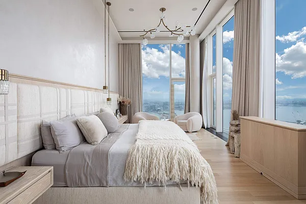 Sold by Sotheby's International Realty | media 11