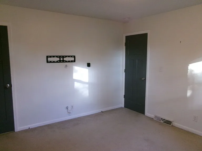 320 Broken Saddle Ln — Photo 16
