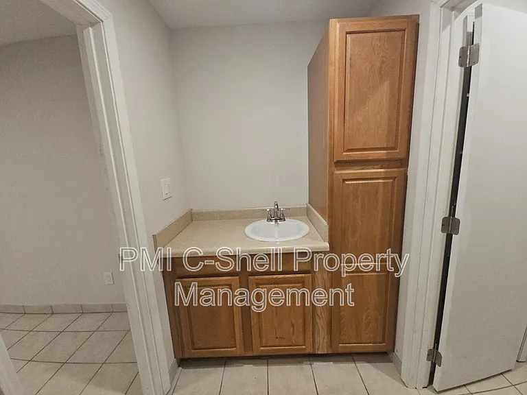 3409 Green Briar Cir #2 — Photo 13