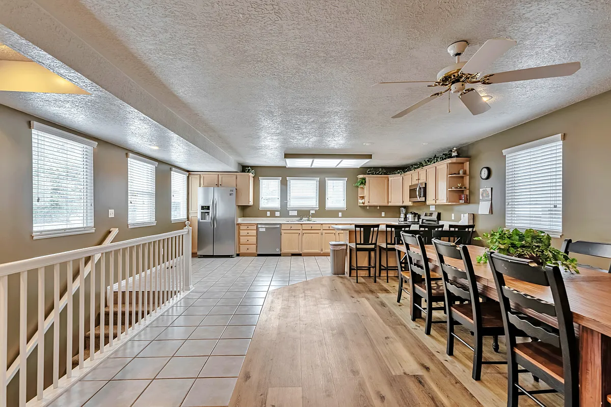 5 bed, 3.5 bath, 2855 sqft, $3,950 — Photo 1